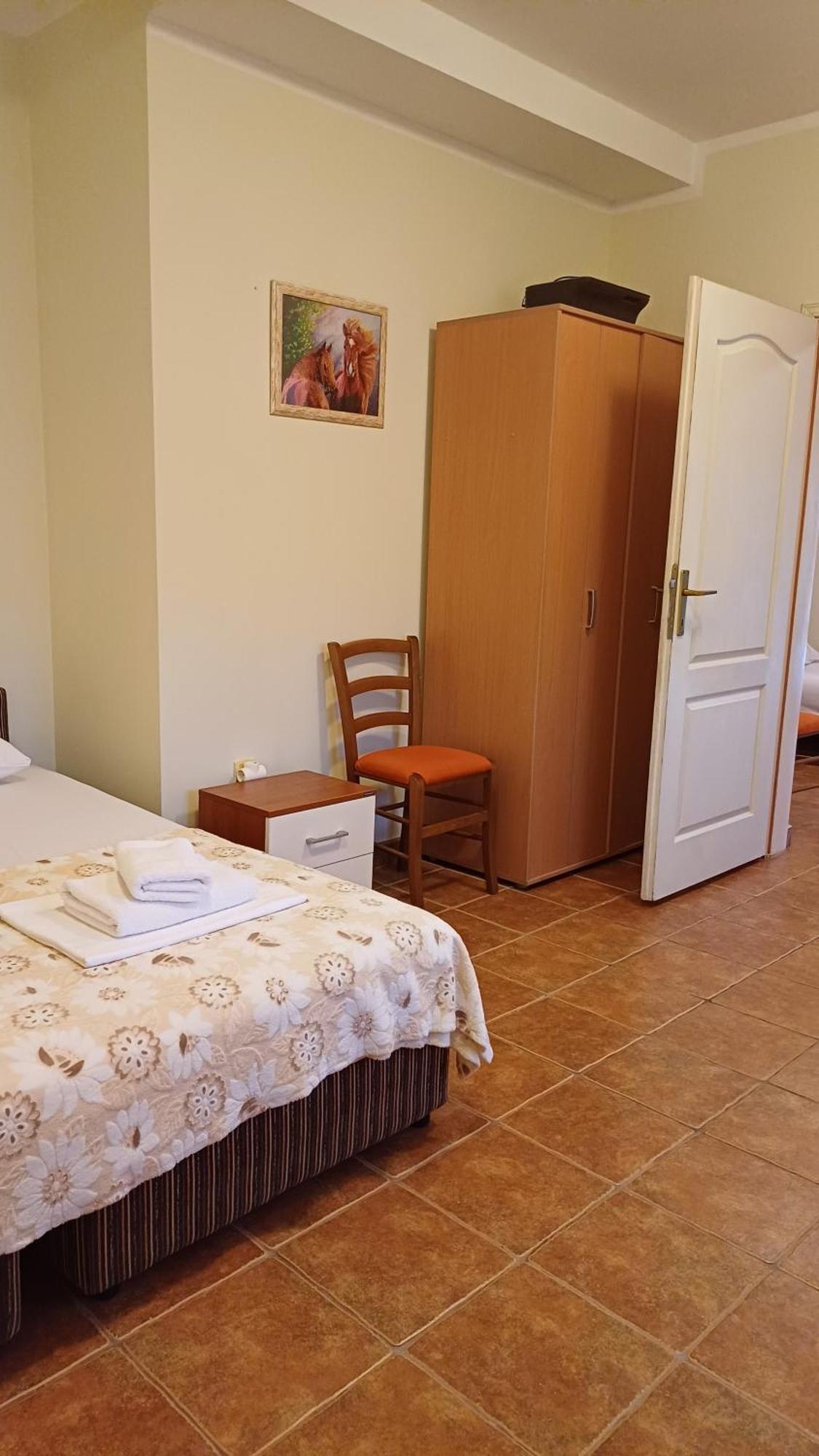 Apartments Villa-G Lustica Tivat Extérieur photo