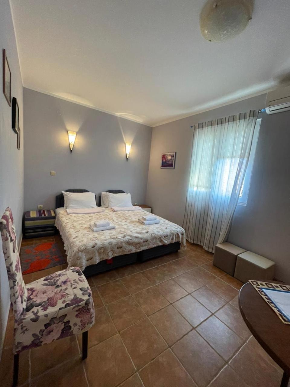Apartments Villa-G Lustica Tivat Extérieur photo