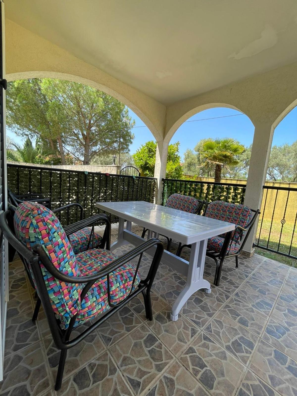 Apartments Villa-G Lustica Tivat Extérieur photo