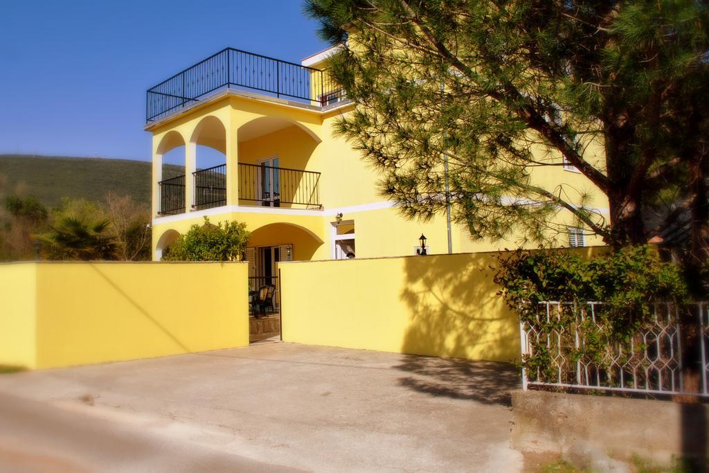 Apartments Villa-G Lustica Tivat Extérieur photo